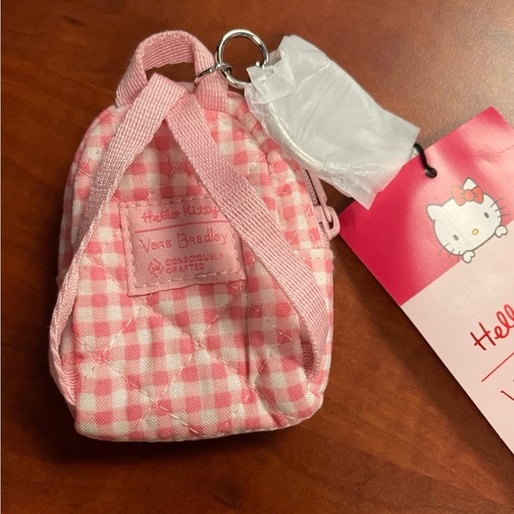 Hello Kitty Limited Edition Mini Backpack Bag Charm - Picture 4 of 6